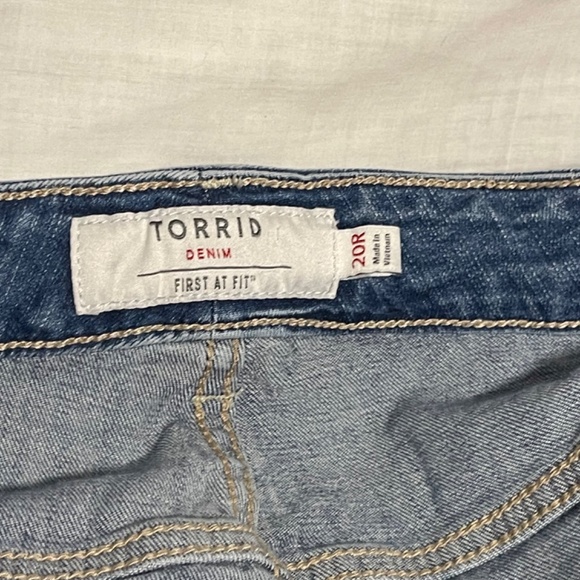 Torrid First at Fit Women’s Blue Denim Washed Jeans. Straight leg. Size 20 - Picture 2 of 8